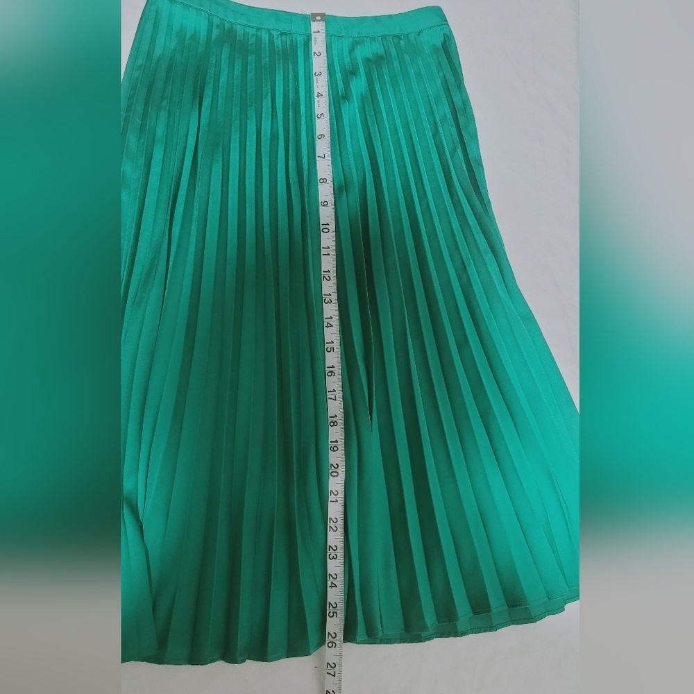 Forever 21 Vibrant Teal A-Line Skirt - Picture 4 of 8